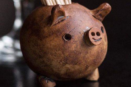 Handmade Cúrate Three-Legged Pig Toothpick Holder